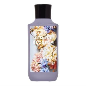 Bath & Body Works Signature Collection Almond Blossom Body Lotion